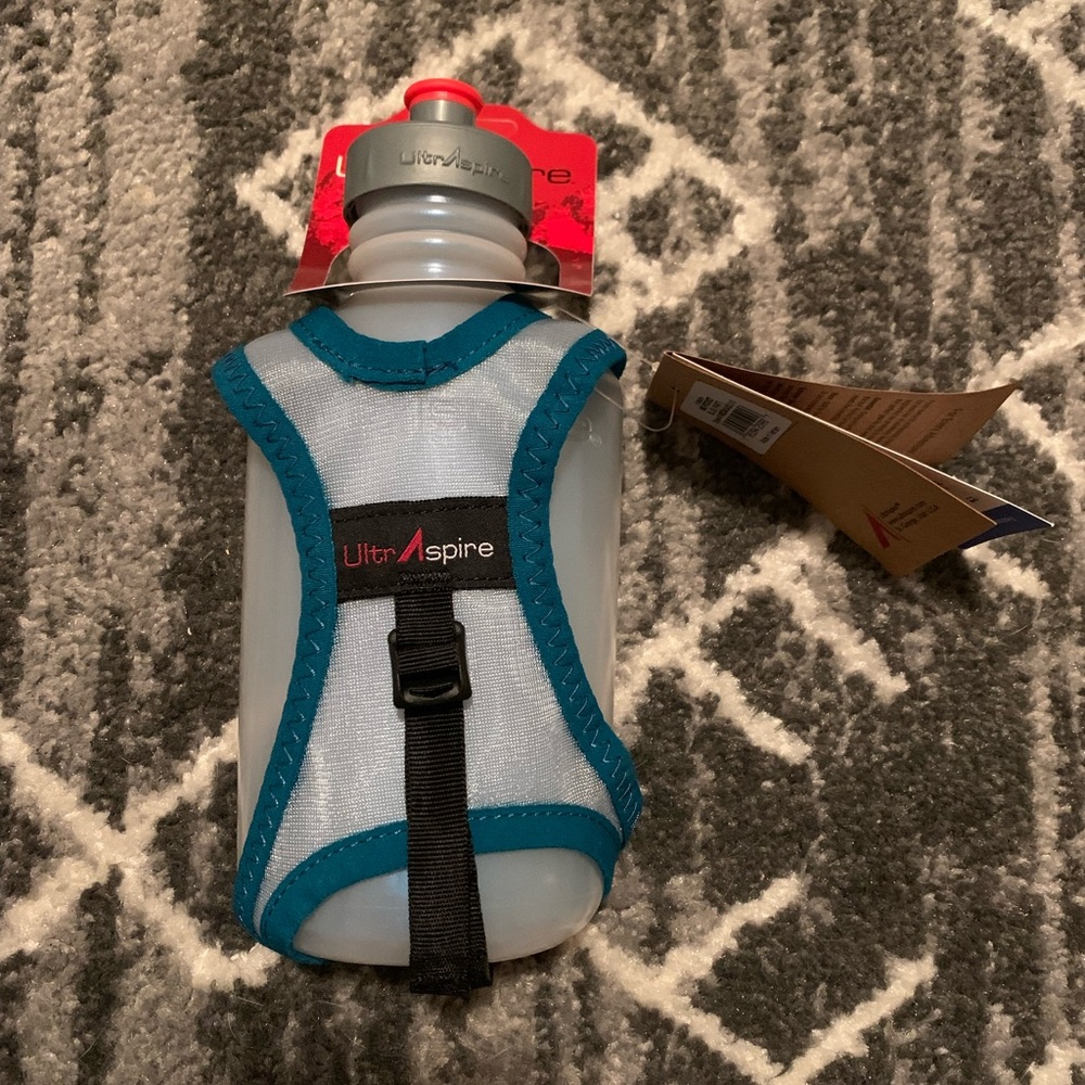 💪🏻 UltrAspire 550 Pocket Blue Handheld Bottle